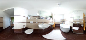 Panoramablick ins Badezimmer